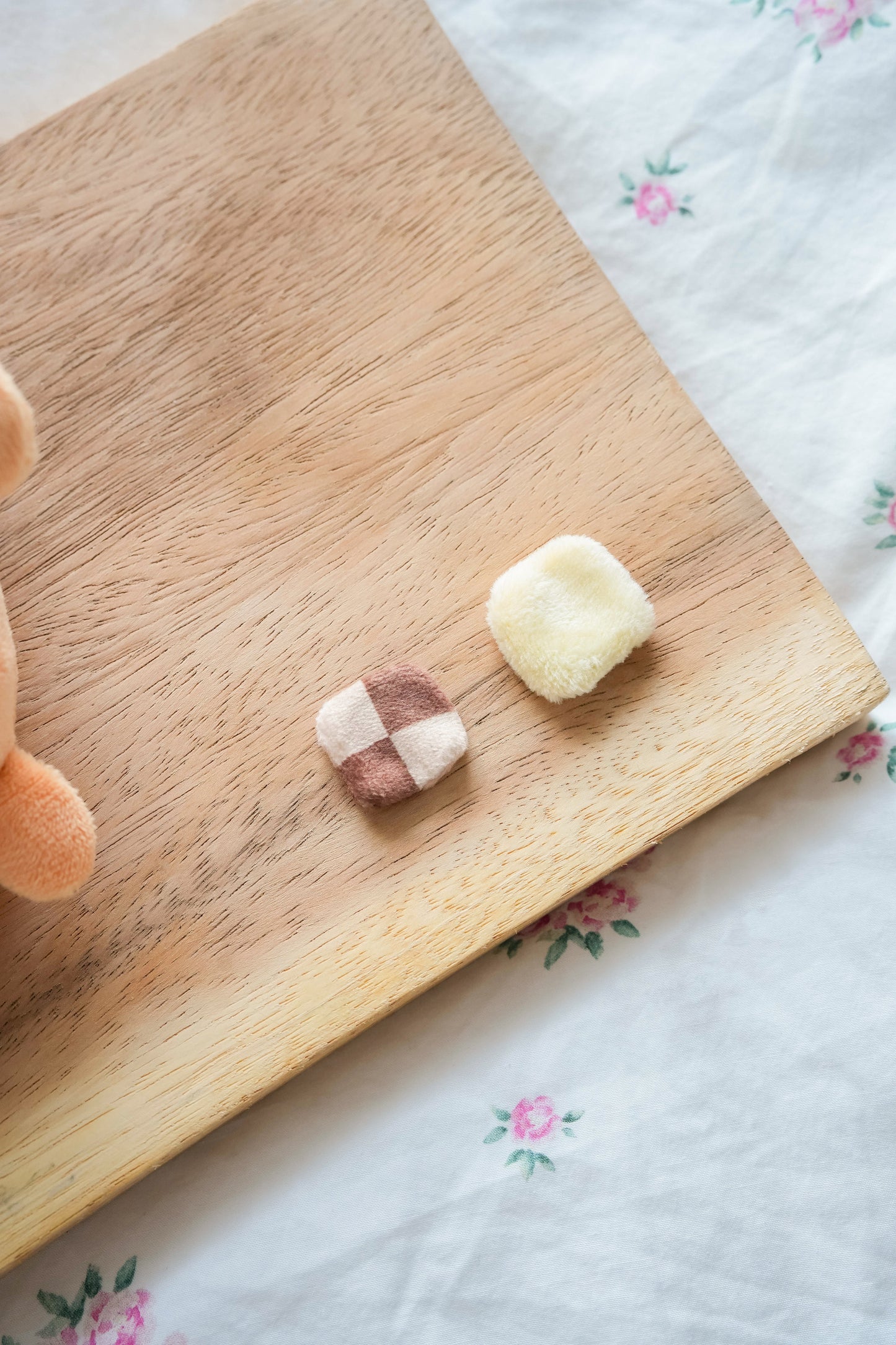 PREORDER ✿ Baguette & Condensed Milk ♡ Seal Keychain