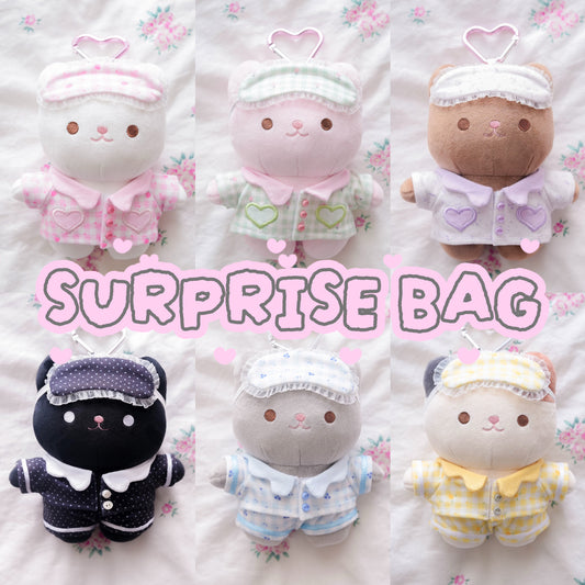 PREORDER ✿ Surprise Bag ♡ Crème Cat Keychain