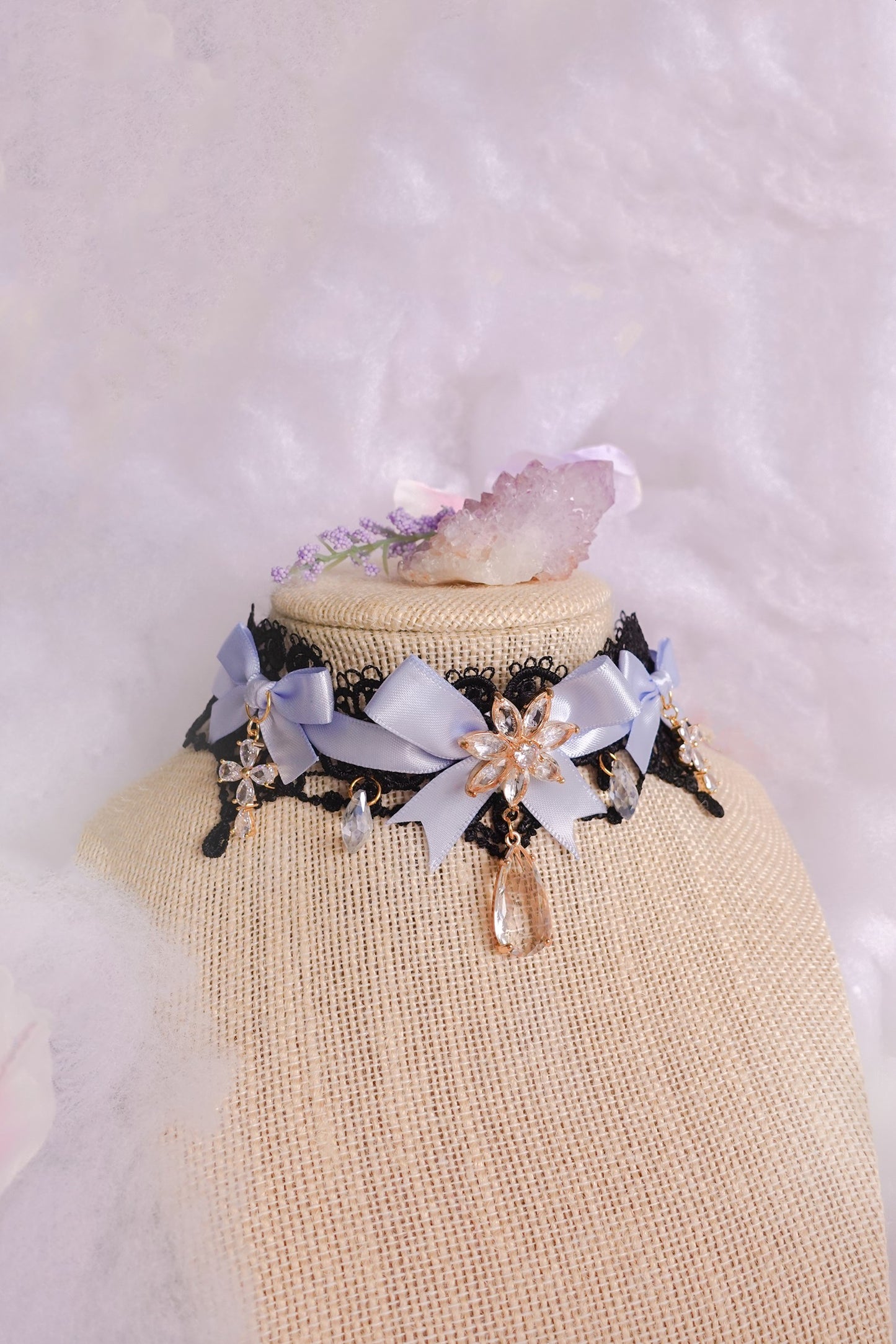 Khione Choker