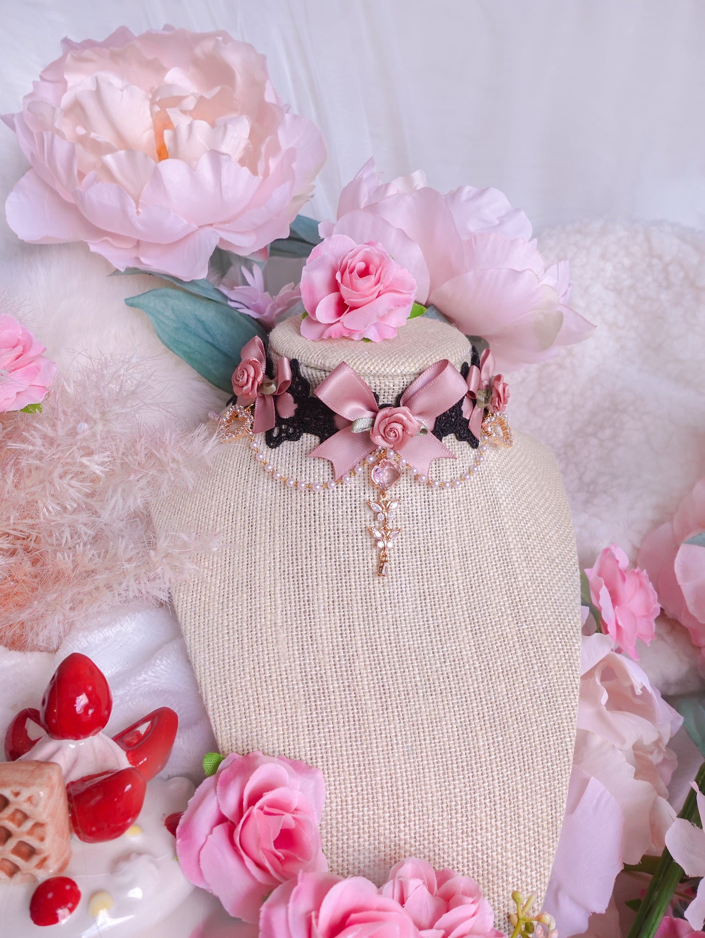 Rose Chocolat Choker