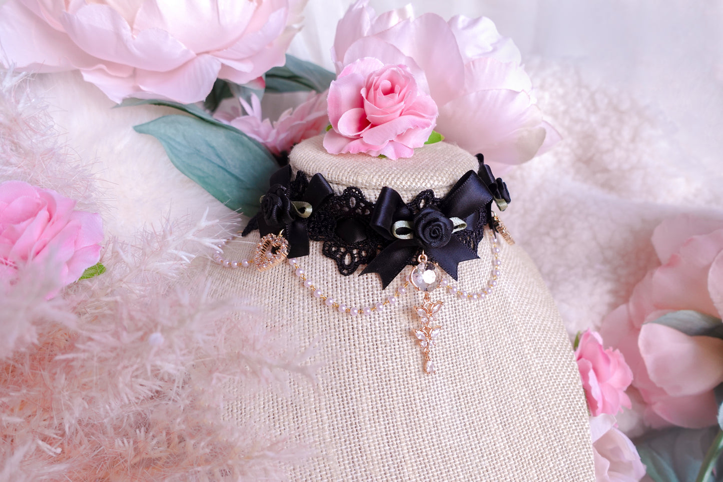 Chocolat Noir Choker