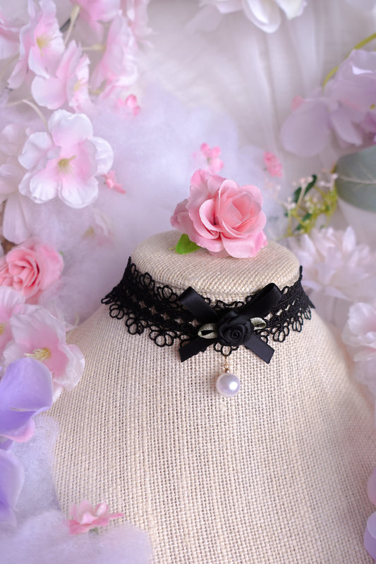 Black Sesame Choker