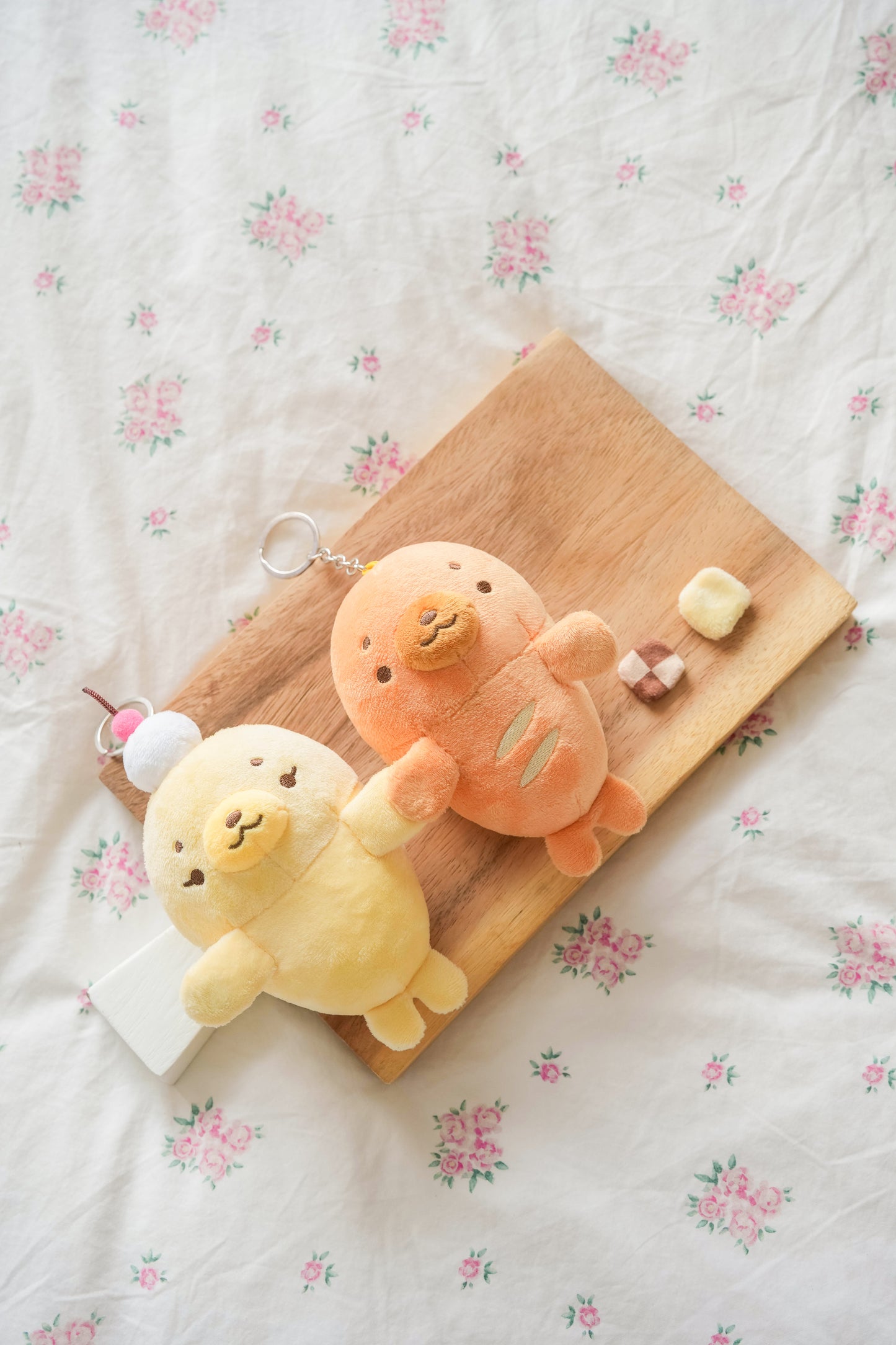 PREORDER ✿ Baguette & Condensed Milk ♡ Seal Keychain