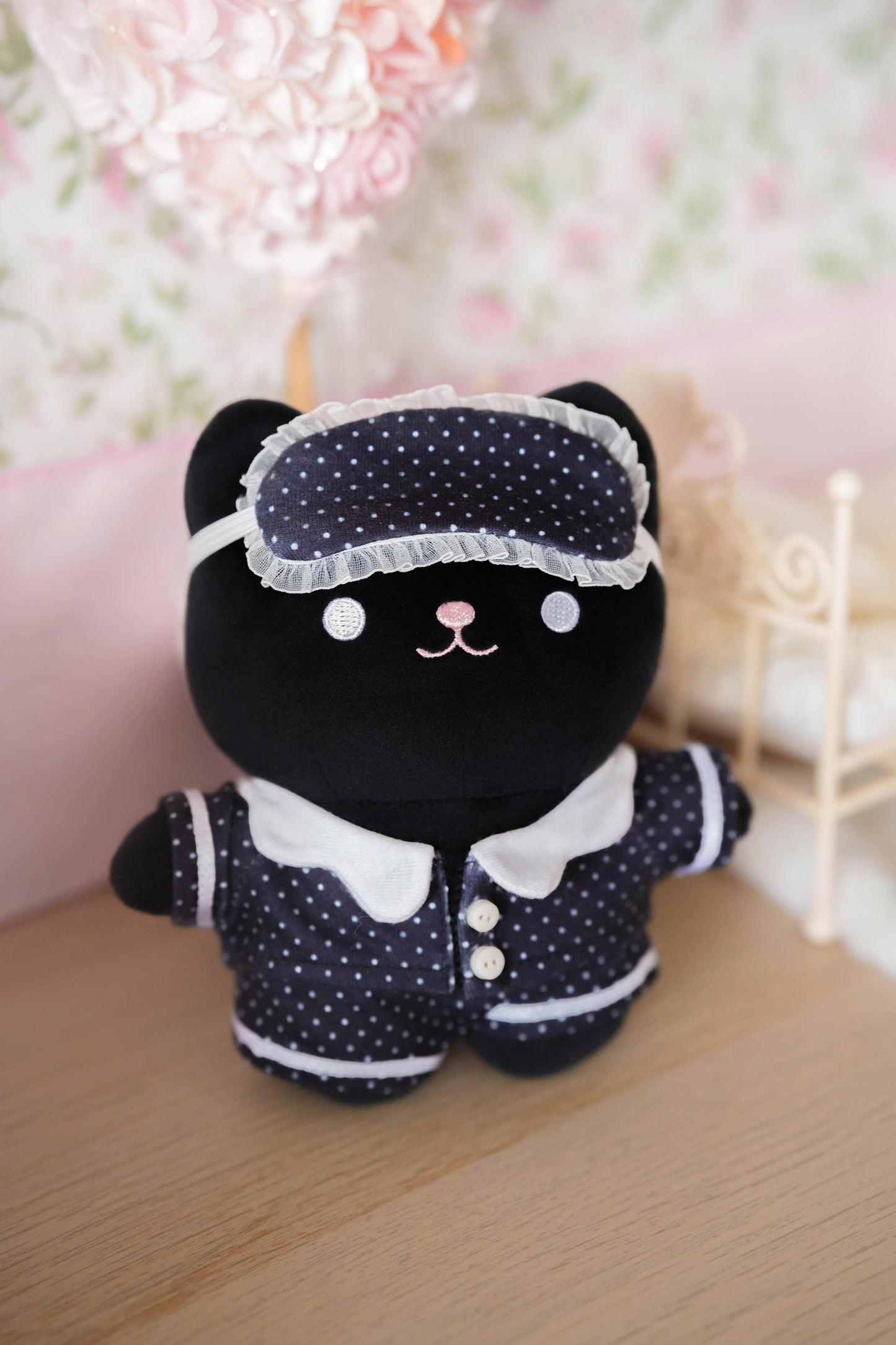 PREORDER ✿ Choco Chip ♡ Crème Cat Keychain