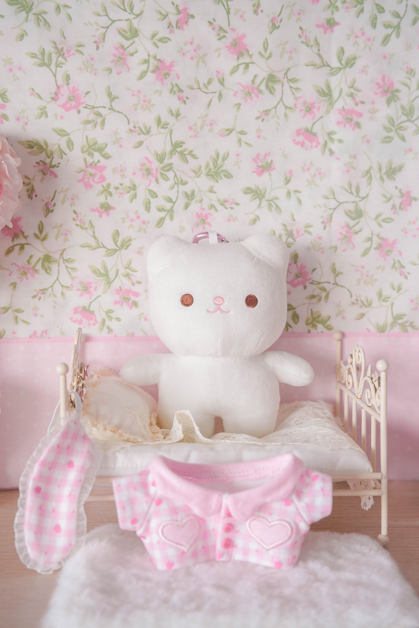 PREORDER ✿ Cream ♡ Crème Cat Keychain