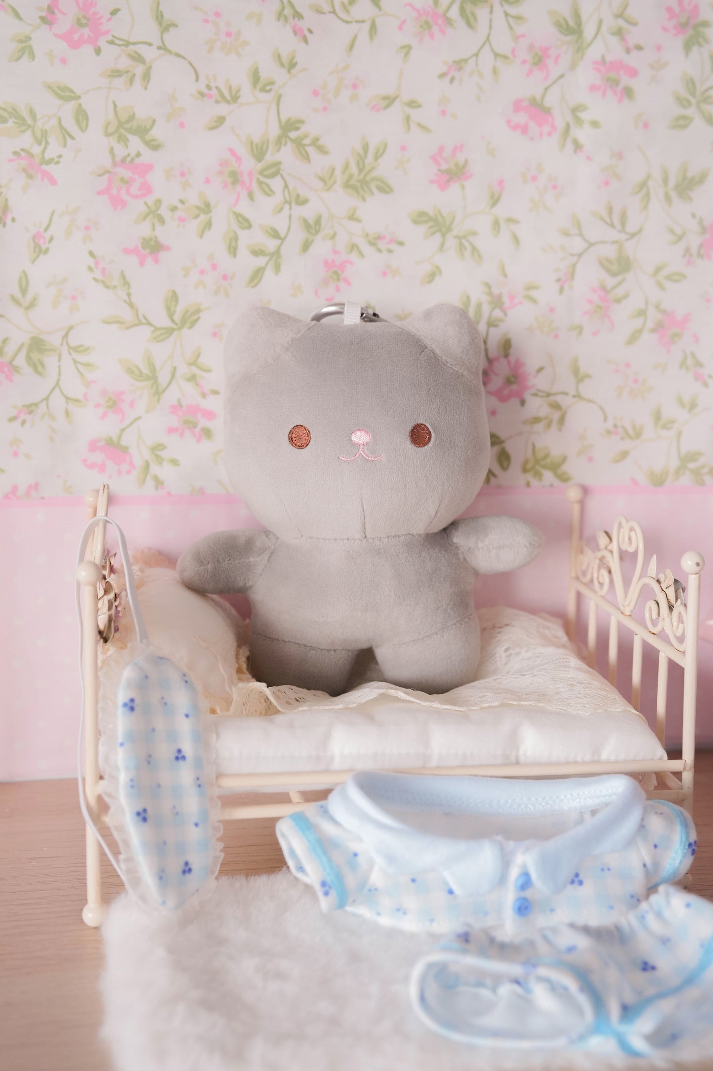 PREORDER ✿ Blueberry ♡ Crème Cat Keychain