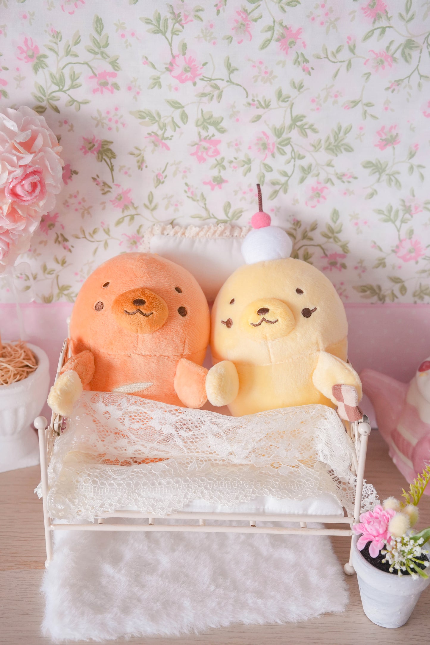 PREORDER ✿ Baguette & Condensed Milk ♡ Seal Keychain