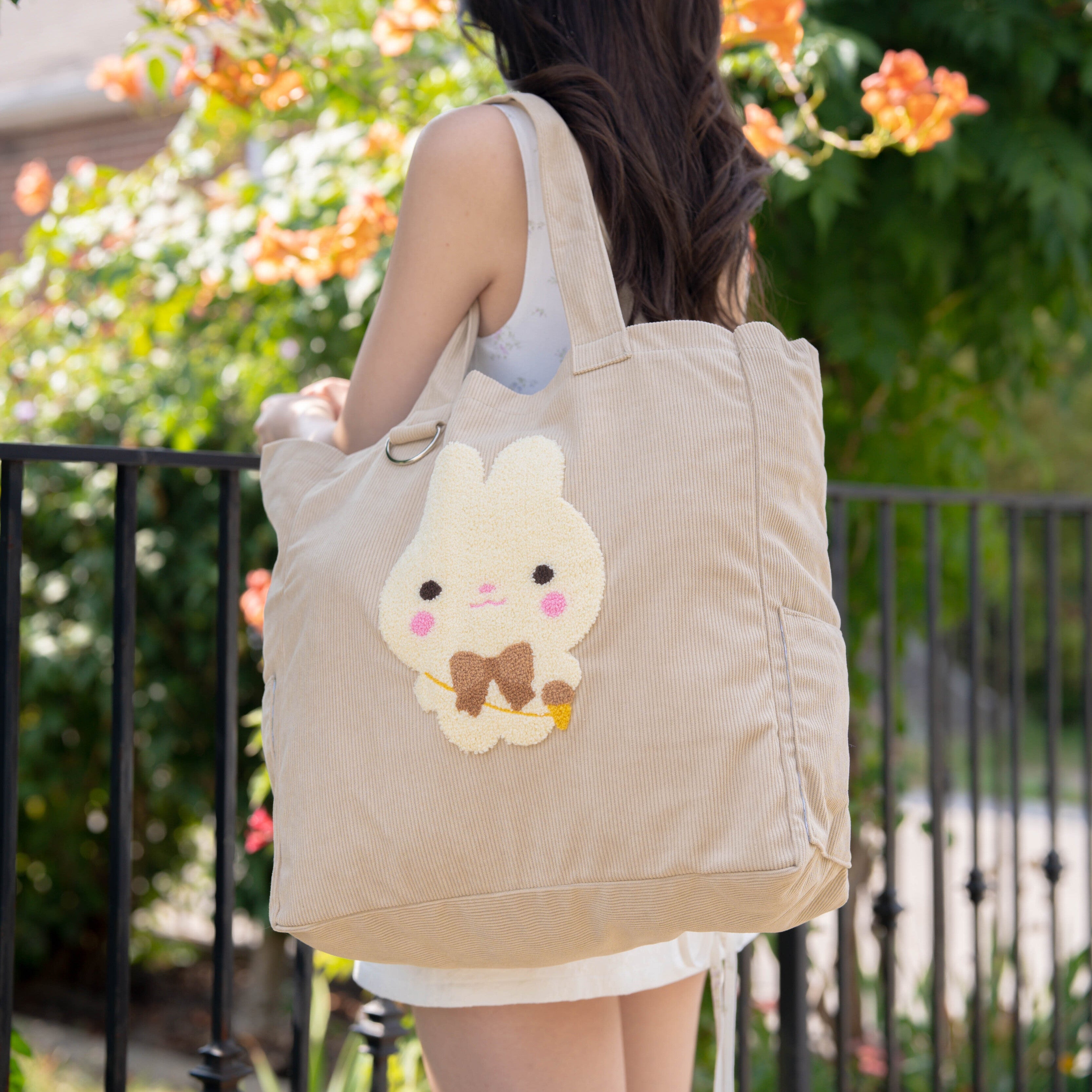 Neapolitan Bun XL Tote Bag ♡ Vanilla – mokapuff